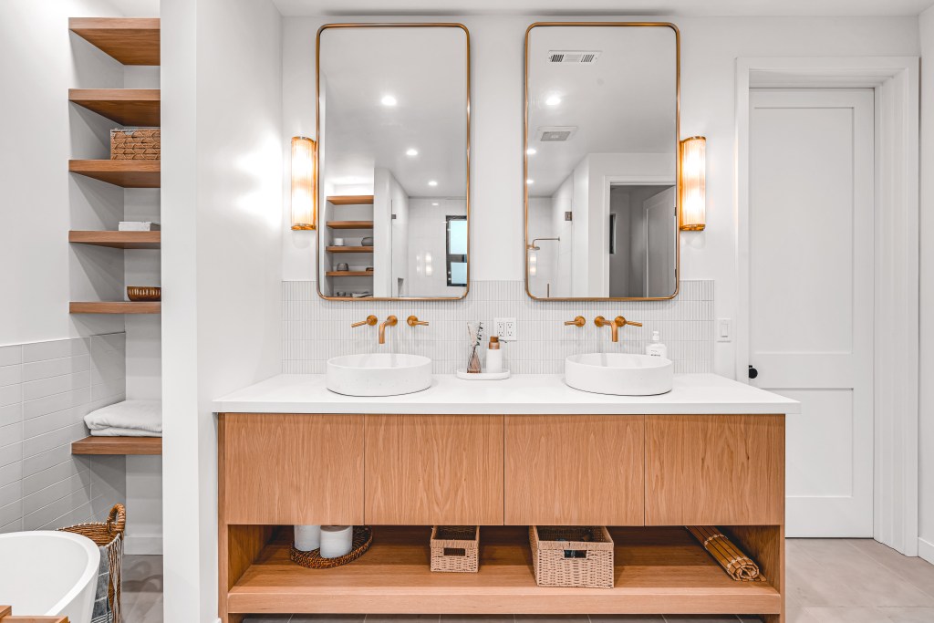 Bathroom Remodeling Trends in 2024: Mid-Century Modern&nbsp;Design
